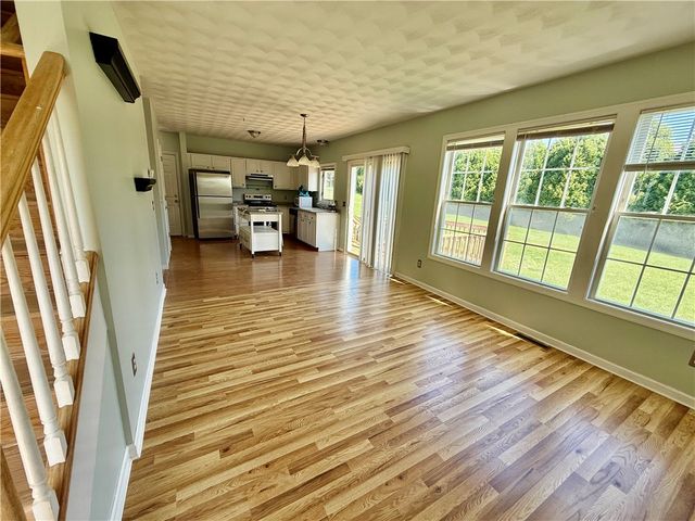 125 Goldenrod Drive, Middletown, RI 02842