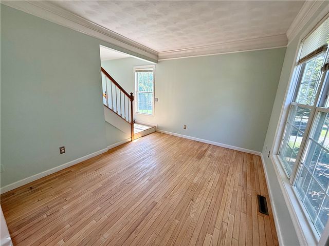 125 Goldenrod Drive, Middletown, RI 02842