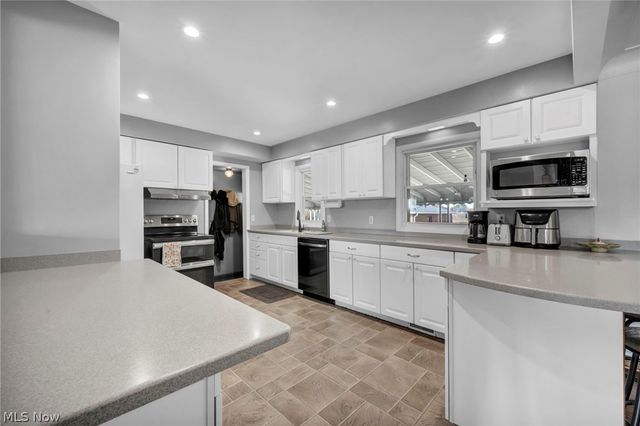 9850 Boundary Lane, Parma, OH 44130