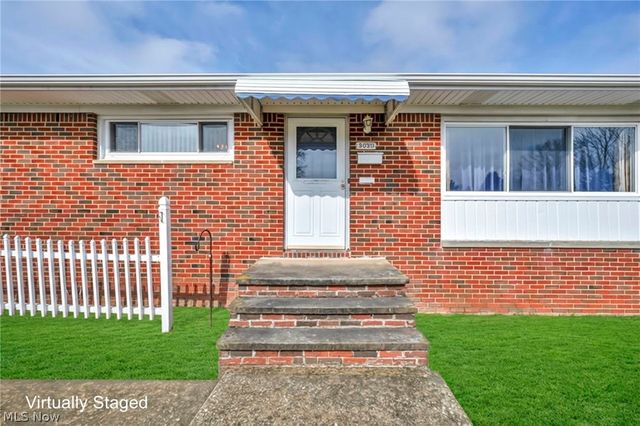 9850 Boundary Lane, Parma, OH 44130