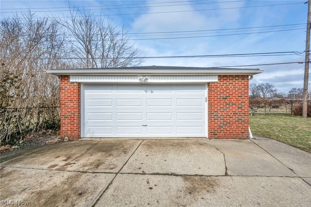 9850 Boundary Lane, Parma, OH 44130