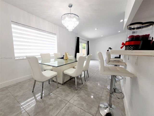 6324 NW 201st Ln, Hialeah, FL 33015