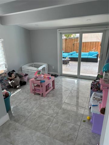 6324 NW 201st Ln, Hialeah, FL 33015