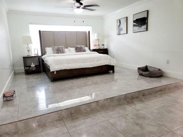 6324 NW 201st Ln, Hialeah, FL 33015