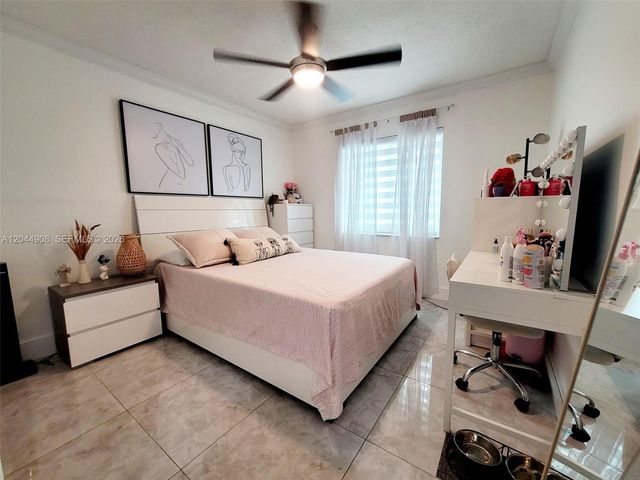 6324 NW 201st Ln, Hialeah, FL 33015