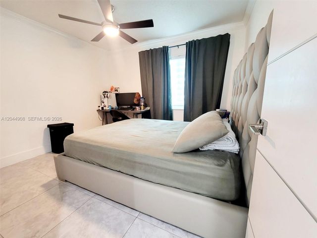 6324 NW 201st Ln, Hialeah, FL 33015