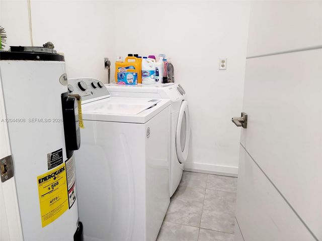 6324 NW 201st Ln, Hialeah, FL 33015