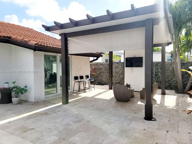 6324 NW 201st Ln, Hialeah, FL 33015