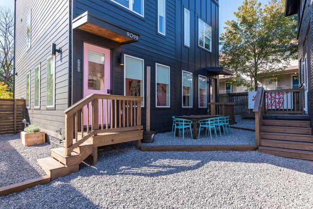 909 19th Ave N, Nashville, TN 37208