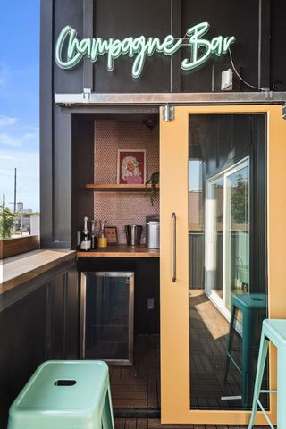 909 19th Ave N, Nashville, TN 37208