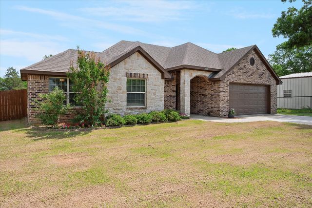 1008 N Main Street, Tioga, TX 76271