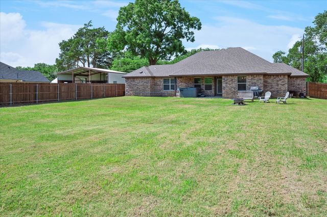 1008 N Main Street, Tioga, TX 76271
