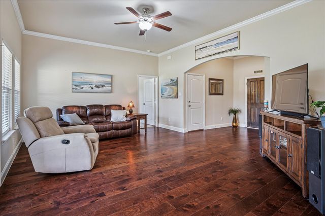 1008 N Main Street, Tioga, TX 76271
