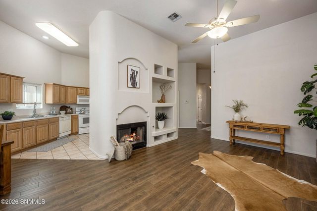 2024 Cotton Avenue, Las Cruces, NM 88001