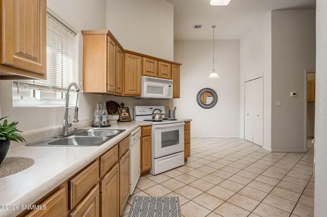 2024 Cotton Avenue, Las Cruces, NM 88001