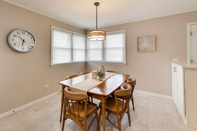 239 N Lind Avenue, Hillside, IL 60162