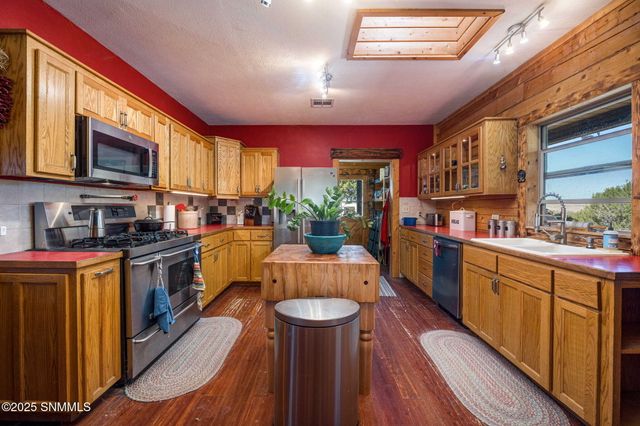 5 Tulpia Trail, Hillsboro, NM 88042