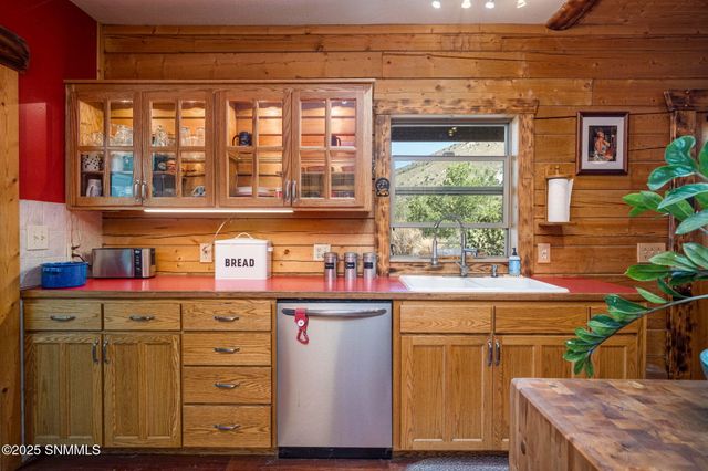 5 Tulpia Trail, Hillsboro, NM 88042