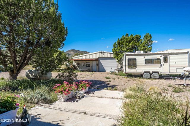 5 Tulpia Trail, Hillsboro, NM 88042