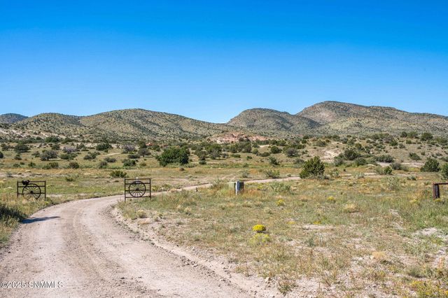 5 Tulpia Trail, Hillsboro, NM 88042