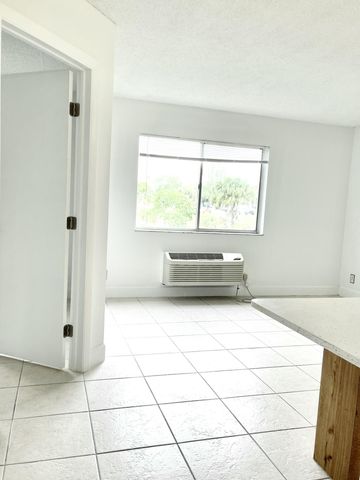 3822 N University Drive, Coral Springs, FL 33065