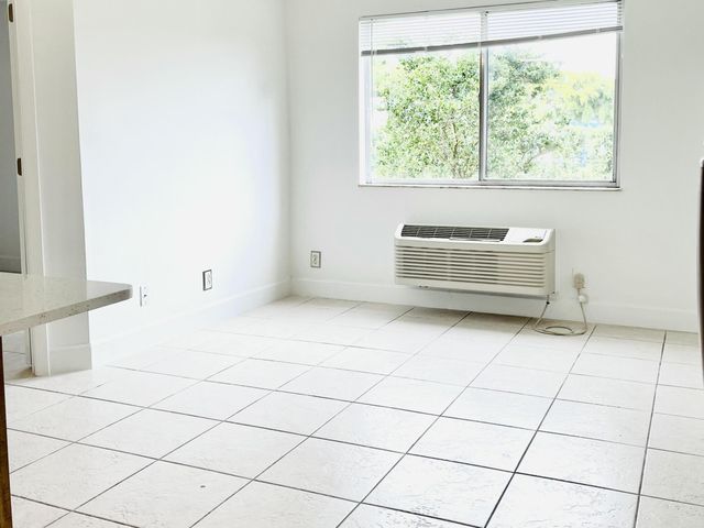 3822 N University Drive, Coral Springs, FL 33065