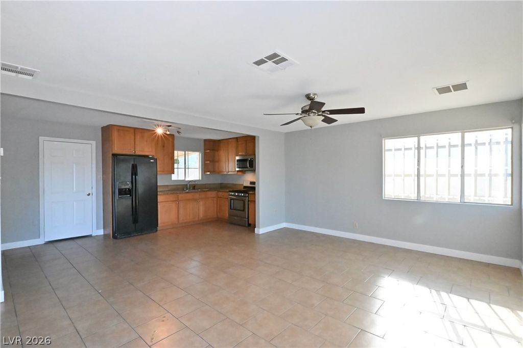 2300 Isabelle Avenue, Las Vegas, NV 89101 — photo 5