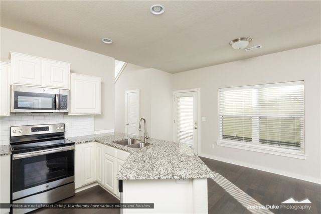 1775 N Izard Lane, Fayetteville, AR 72704