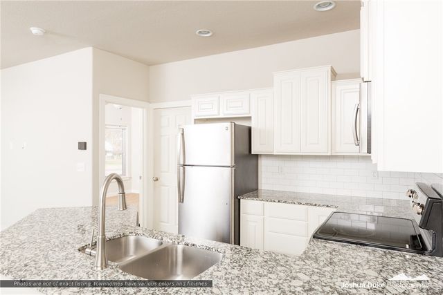 1775 N Izard Lane, Fayetteville, AR 72704