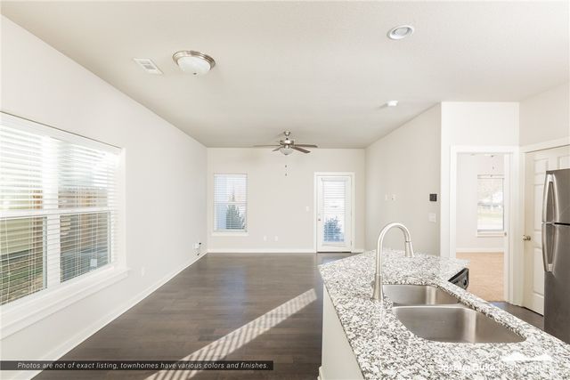 1775 N Izard Lane, Fayetteville, AR 72704