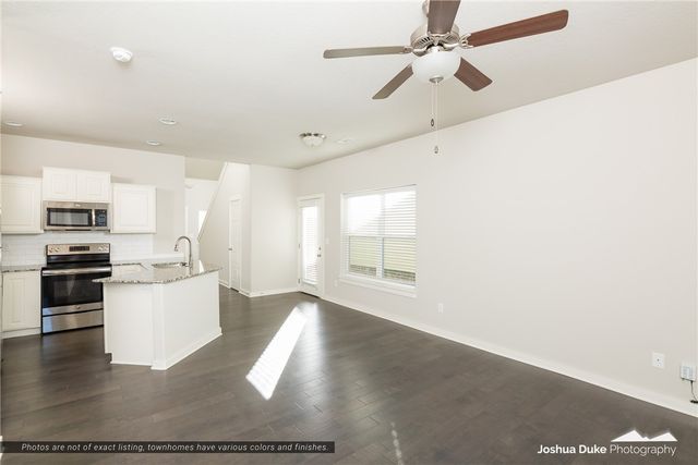 1775 N Izard Lane, Fayetteville, AR 72704