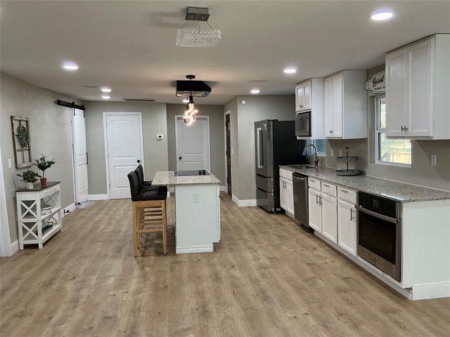 10928 L And M Road, Montgomery, TX 77316