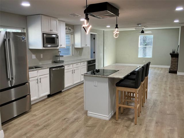 10928 L And M Road, Montgomery, TX 77316