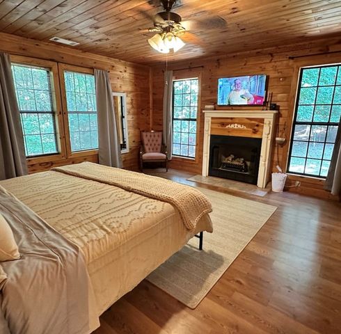 1704 Newport Drive, Ellijay, GA 30540