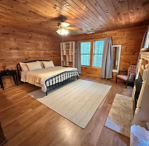 1704 Newport Drive, Ellijay, GA 30540