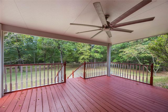 6702 W Bluff Drive, Magnolia, TX 77354