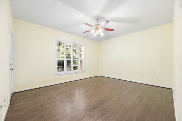 6702 W Bluff Drive, Magnolia, TX 77354