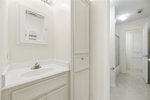 6702 W Bluff Drive, Magnolia, TX 77354