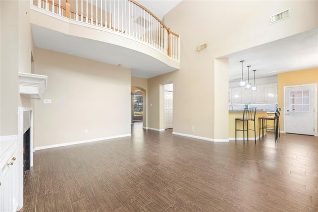 6702 W Bluff Drive, Magnolia, TX 77354