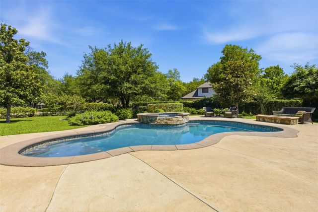 2 Meandering WAY, Round Rock, TX 78664