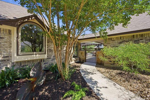 2 Meandering WAY, Round Rock, TX 78664