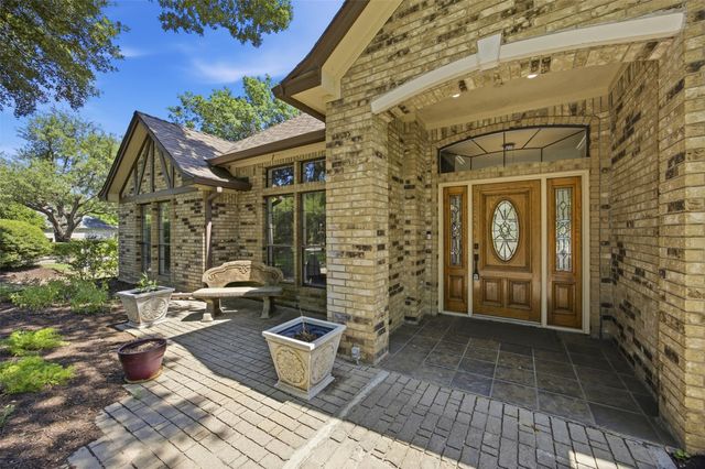 2 Meandering WAY, Round Rock, TX 78664