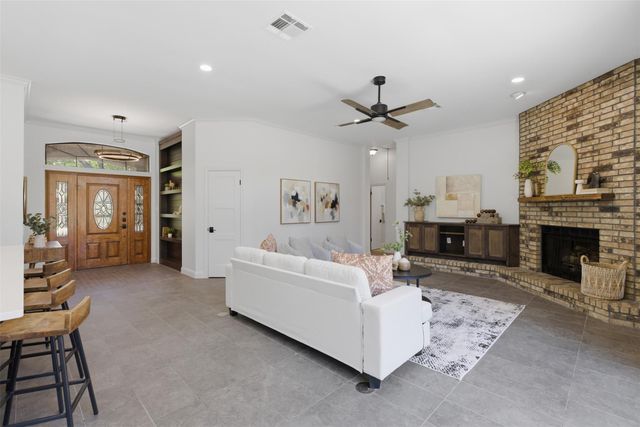 2 Meandering WAY, Round Rock, TX 78664