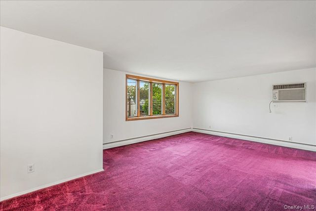 38 7th Street, Garden City Park, NY 11040