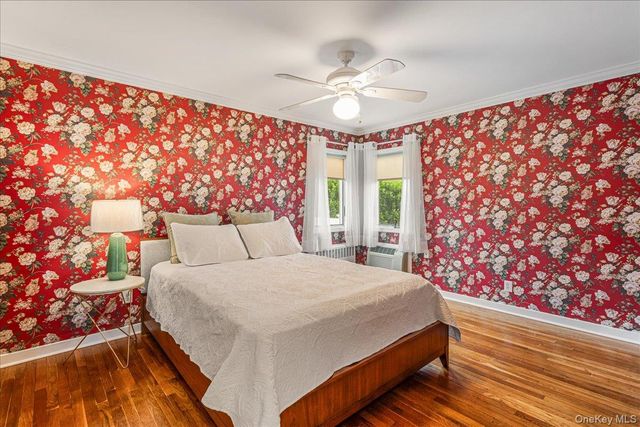 38 7th Street, Garden City Park, NY 11040