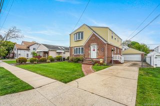 38 7th Street, Garden City Park, NY 11040