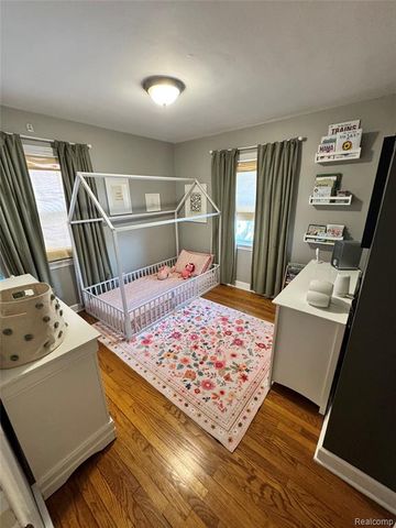 27277 Leroy Street, Roseville, MI 48066