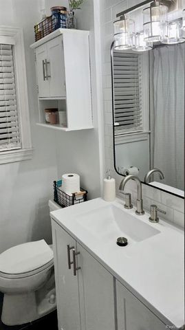 27277 Leroy Street, Roseville, MI 48066