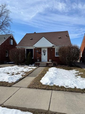 27277 Leroy Street, Roseville, MI 48066