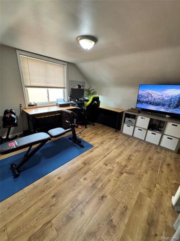 27277 Leroy Street, Roseville, MI 48066